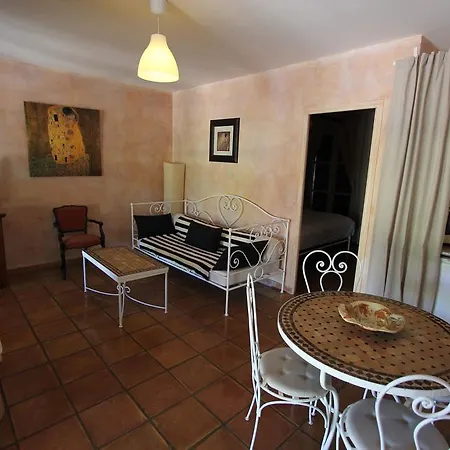 La Bastide Anne Guest house *